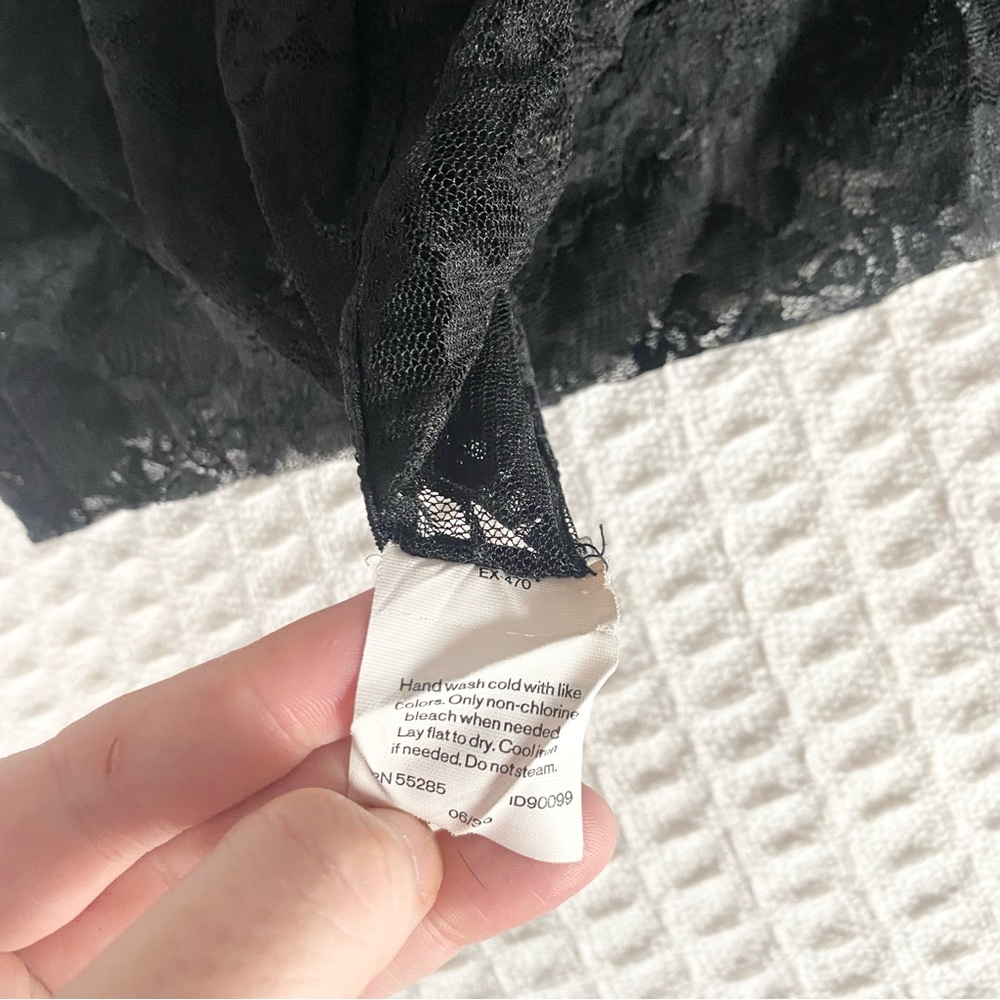 Express Elegant Black Floral Lace Blouse - Picture 3 of 4